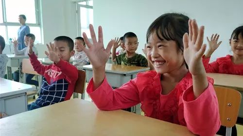 没有课本和作业，还能畅玩“大富翁”！这堂课孩子们究竟学到了啥