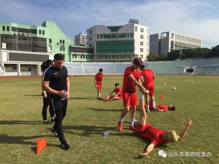 汕头雄狮,汕头雄狮职业足球队