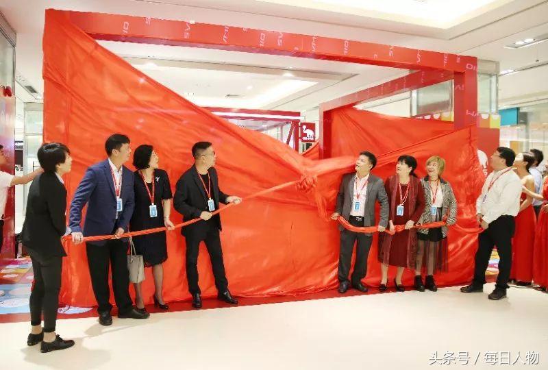 解密爱华仕玩转新零售：为何能在天猫双11前2个月开无人店？