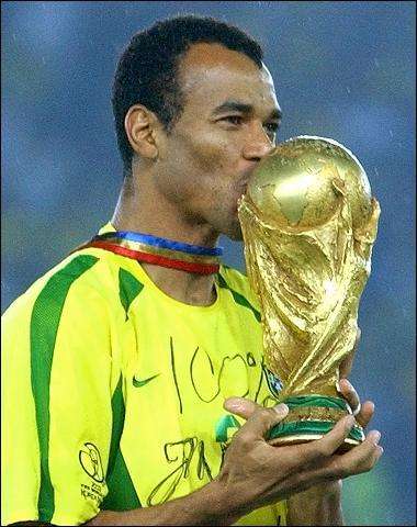 巴西边后卫利马皇马,巴西边后卫卡洛斯