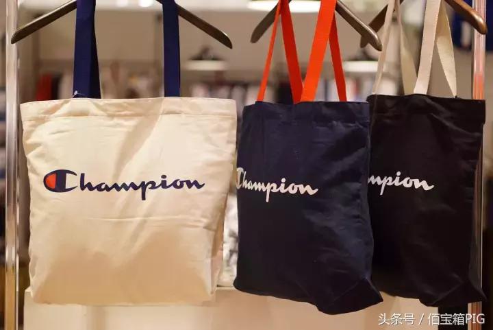 适合女孩子背的通勤包,小个子女生上班背的包包推荐