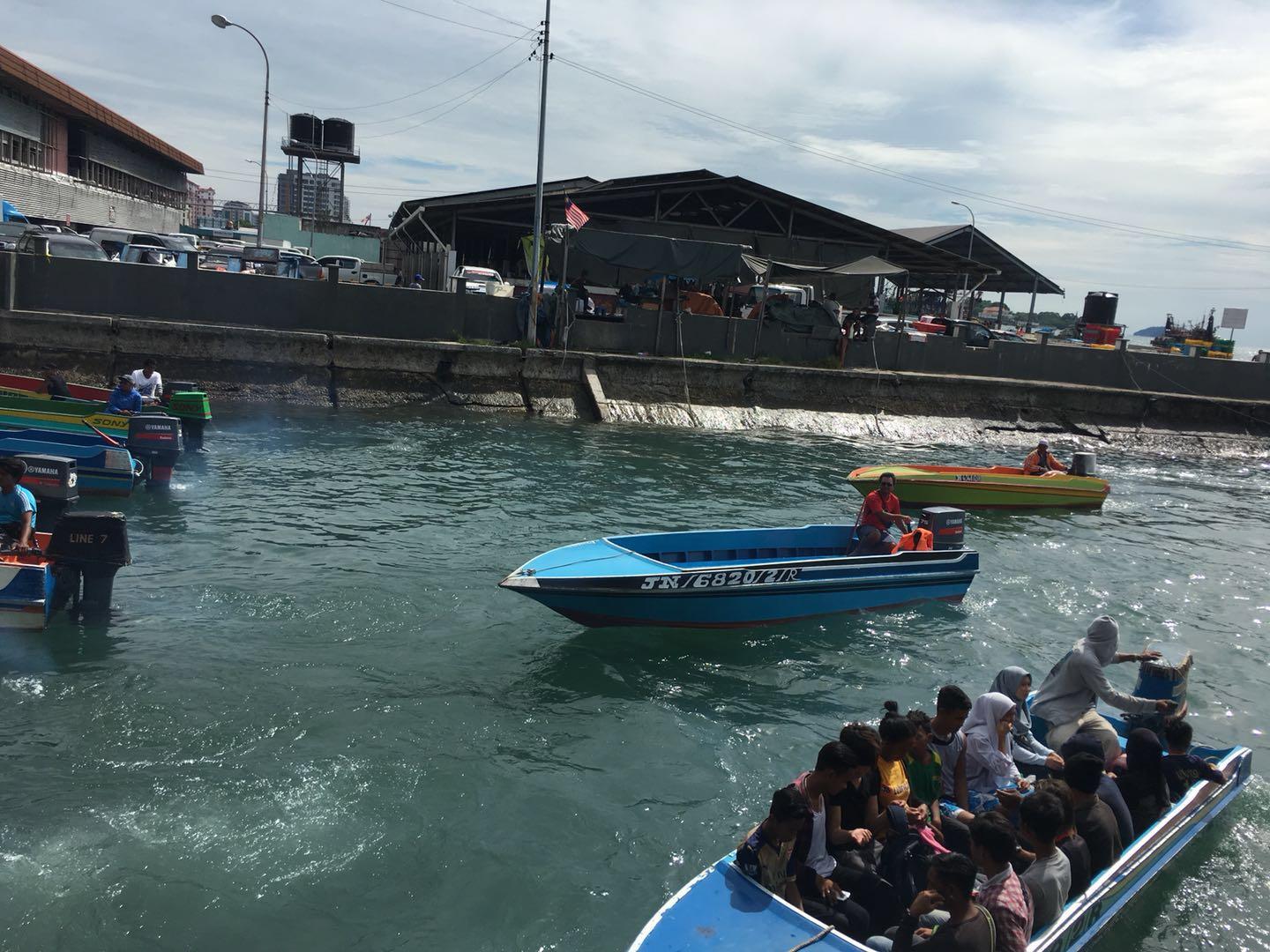 在马来西亚的沙巴码头，中国女生很受欢迎