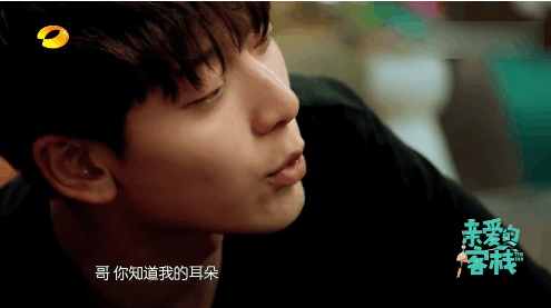 陈翔左耳失聪还能唱歌吗,陈翔耳朵失聪