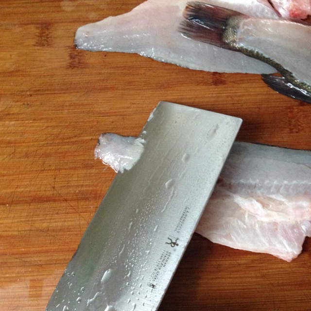 鲈鱼最简单的做法清炖鲈鱼,酸菜整条鲈鱼的正确做法