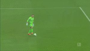 美因茨vsrb莱比锡最后点球,美因茨门将把点球点成足球