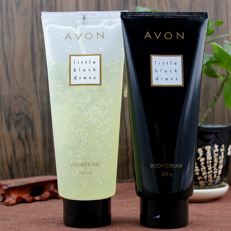 面部保养和身体保养一起进行,日常的脸部保养