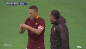 top10足球搞笑,世界足坛20大奇葩时刻上集