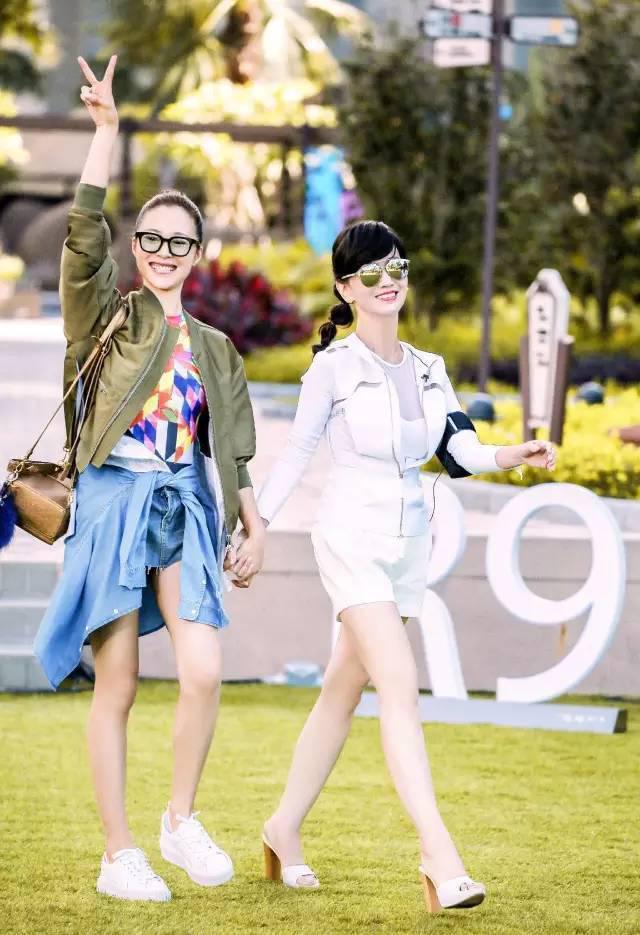 好看不累脚的婚纱搭档小白鞋，明星们都在穿！