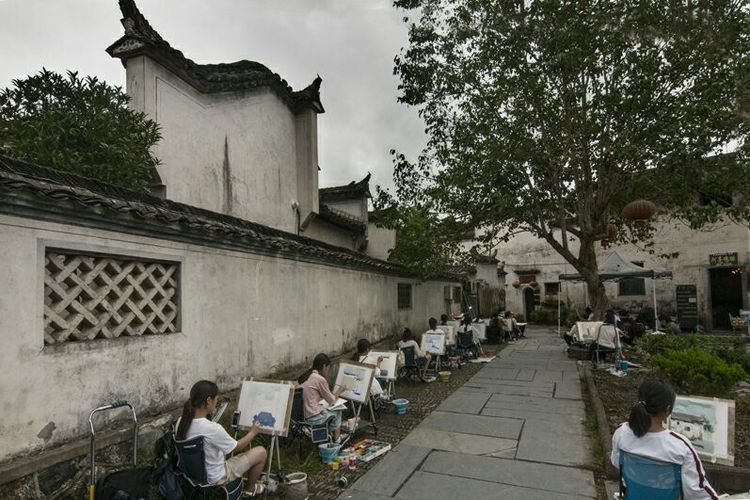 西递附近最著名的景点,西递村美丽的风景