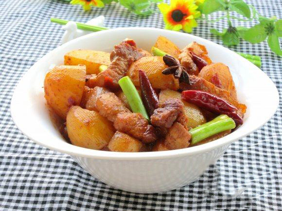 超好吃的土豆家常菜,超好吃的土豆肉饭