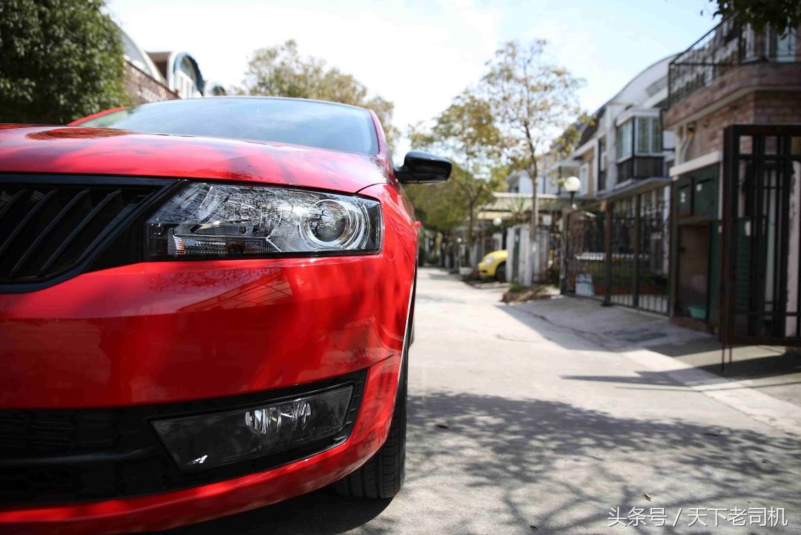 为了幼儿安全安装软件,为儿童安装安全座椅