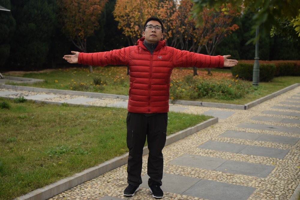 羽绒服500块贵不贵,价格在500元左右的羽绒服