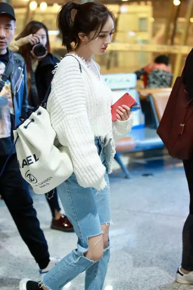 刘雯背过的红蓝色包包,刘雯和热巴双肩包