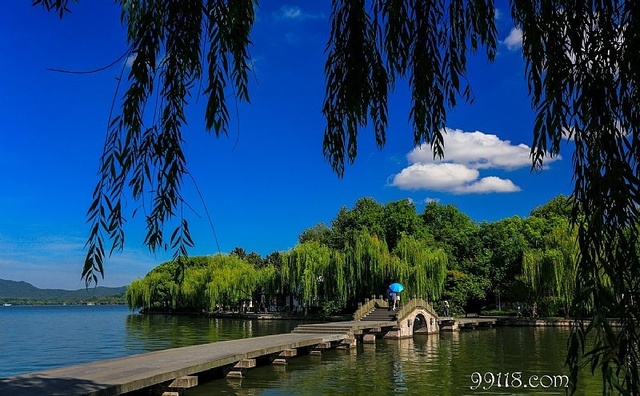 西湖十大美景的诗句,西湖最美的一首诗词