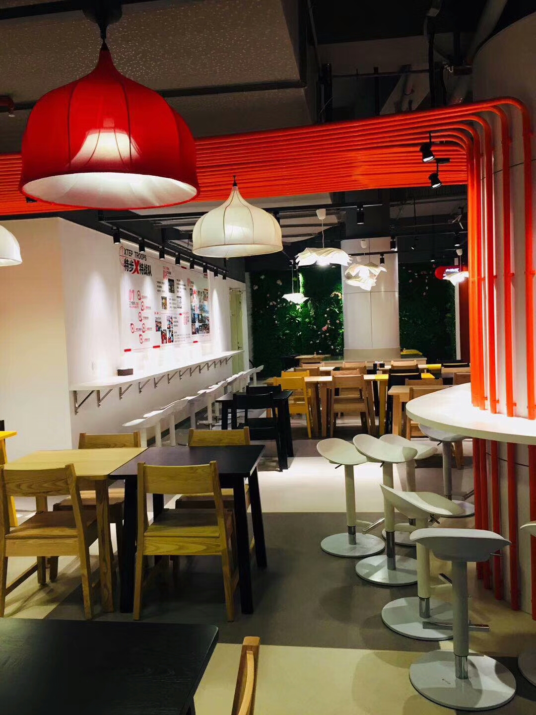 看到特步的工作福利，安踏的员工：我要辞职