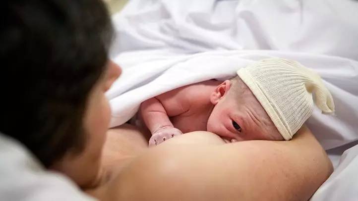 戒母乳涨奶怎么处理,回奶时涨奶怎么处理