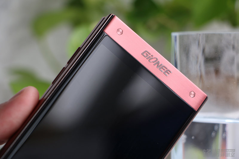 金立翻盖天鉴w909,金立天鉴w909是老人机吗