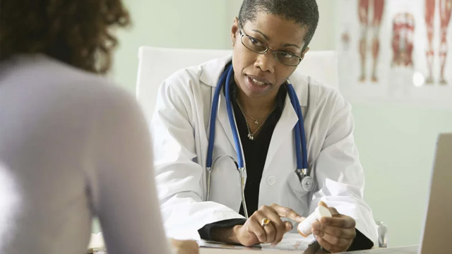 臭屁放出来很臭什么原因,放出来的屁为什么是臭的