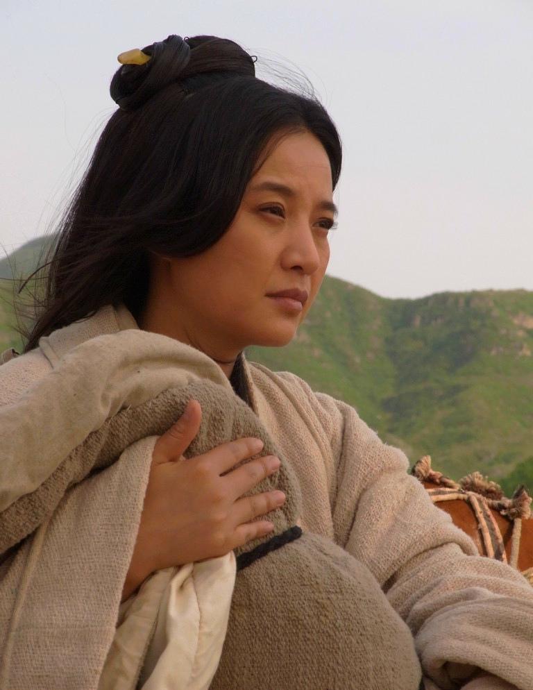 作为皇帝，他是个笑话，作为诗人，他是个神话