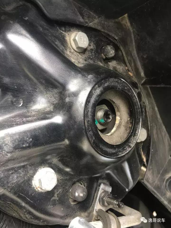 双11花26万买辆六千公里的凯迪拉克XT5，被老姐一把拽回来