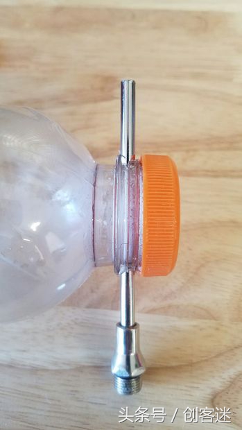 制作简易喷沙除锈机，低成本不到30元，除锈效果非常好