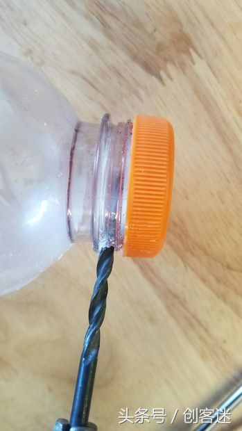 制作简易喷沙除锈机，低成本不到30元，除锈效果非常好