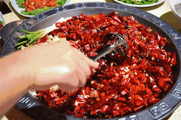 为什么重庆火锅那么出名,连马云都吃不起的食物