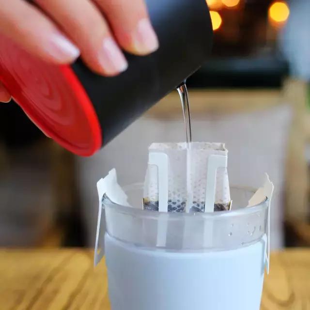 挂耳咖啡和滴滤咖啡有什么区别,胶囊咖啡和挂耳咖啡哪个好喝