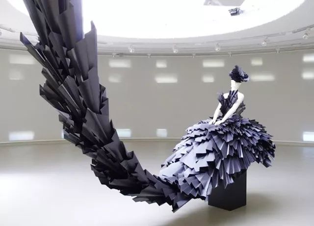 一张纸的华丽转身,一张纸的艺术美文