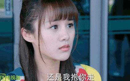 采访陈若仪高清,陈若轩采访说到王一博