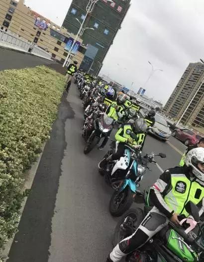 绍兴又双叒叕现土豪婚礼！摩托机车队迎亲，10层大酒店做嫁妆！