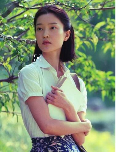 杜鹃模特高级感图片,杜鹃变身超然