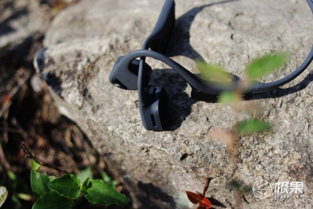 不用戴进耳朵的耳机传音好吗,不用戴耳朵的蓝牙耳机