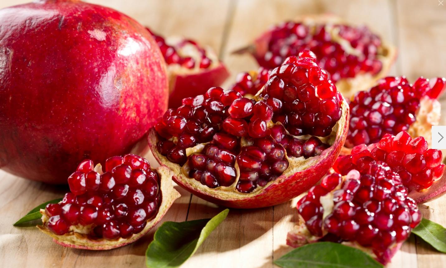 石榴裂开了嘴巴,石榴笑得裂开了嘴