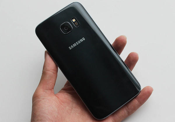 安卓手机机皇降价,机皇沦为百元机