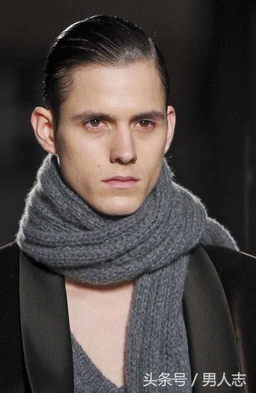 比较长的男围巾怎么戴才好看,毛线围脖怎么打男士围巾