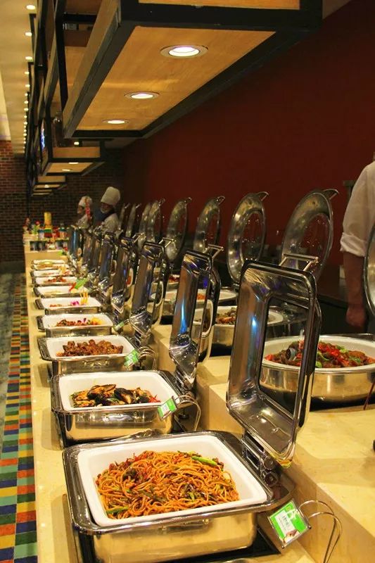 好吃的美食推荐三文鱼,红魔虾甜虾三文鱼刺身自助济南