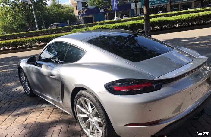 地下车库偷保时捷是哪个电影,718caymangts银色