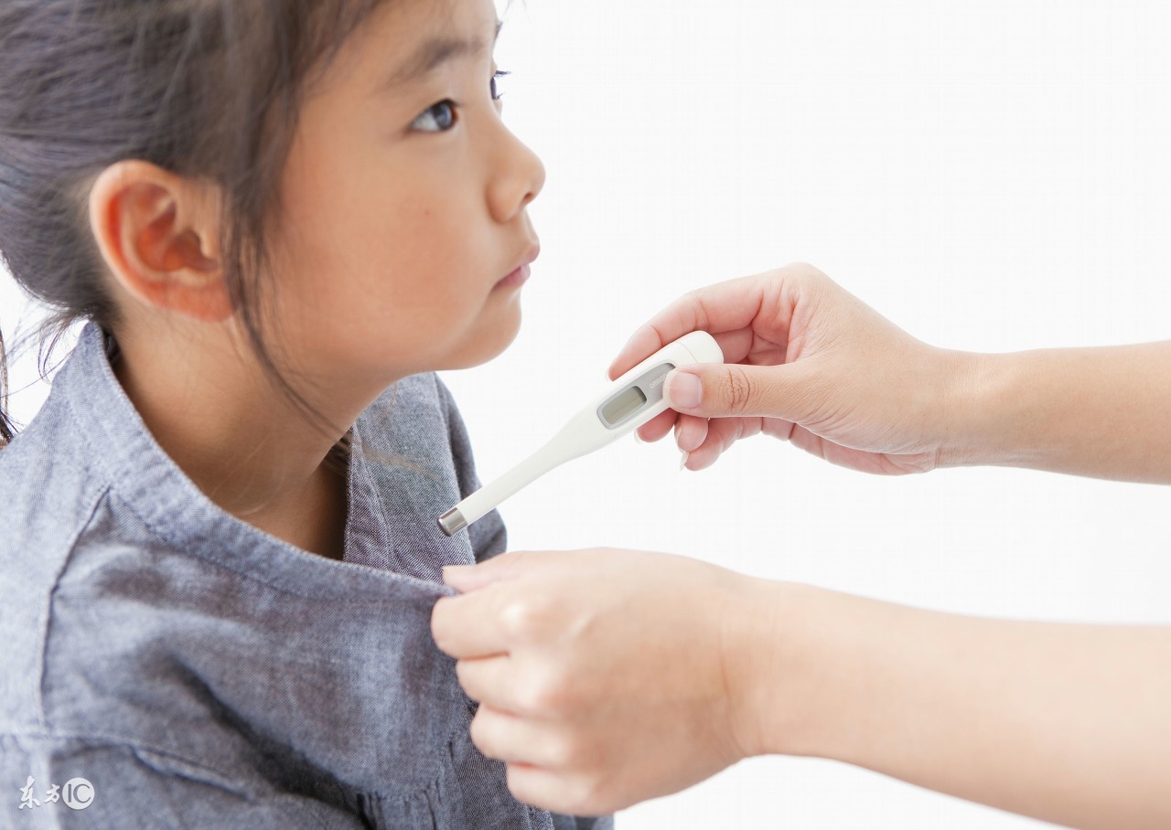 宝宝发烧是真的不能捂吗,宝宝发烧只是头烧身不烧