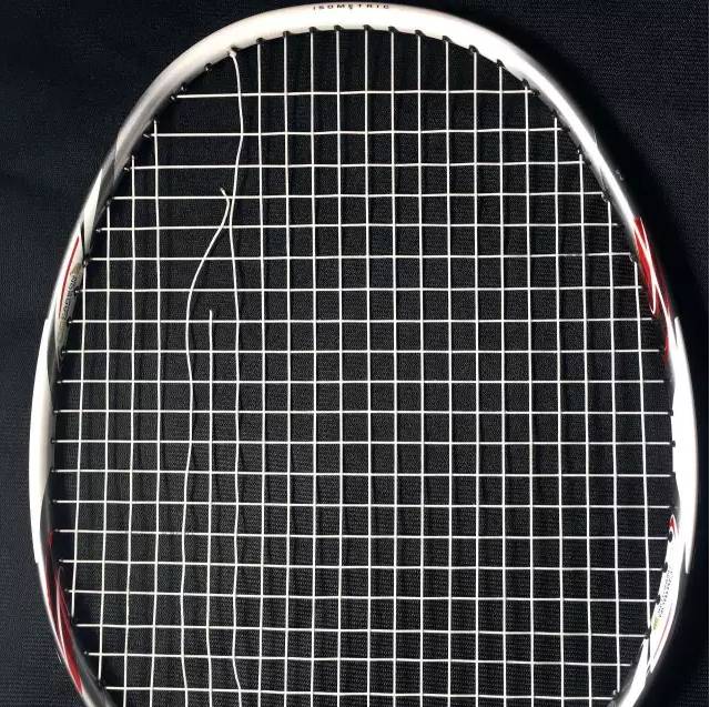 羽毛球拍断线后要立即剪线吗,断线羽毛球拍如何剪线