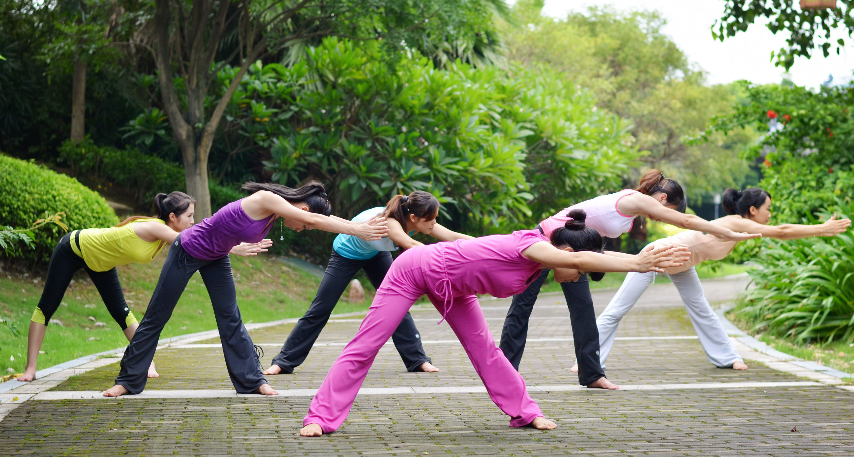产后瑜伽让你重回少女身材,瑜伽让你找回自信