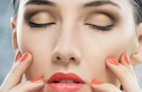 脸部毛孔粗大黑头最好的解决方法,脸部毛孔粗大有黑头怎么改善