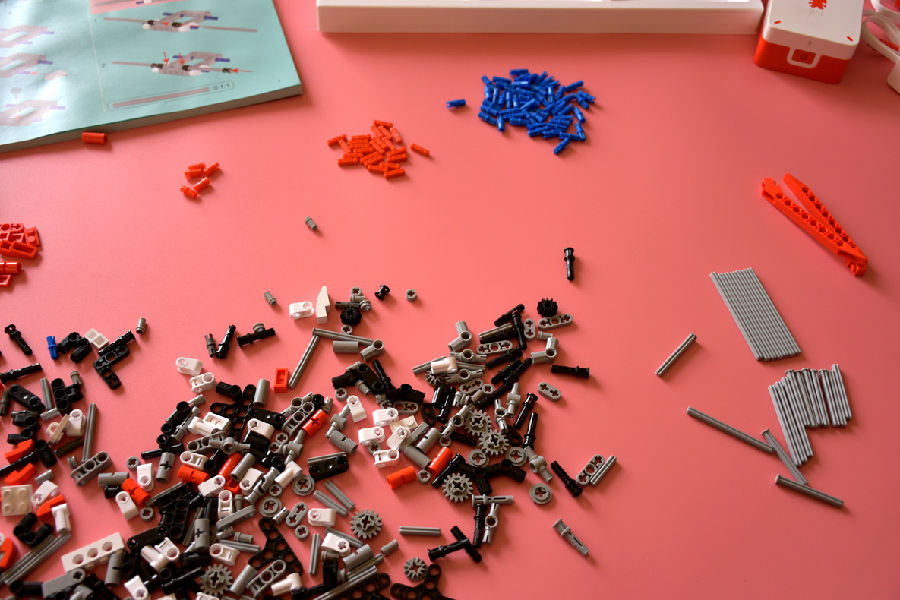 米兔积木履带机器人2000元以下的,米兔积木机器人app没有履带机甲了