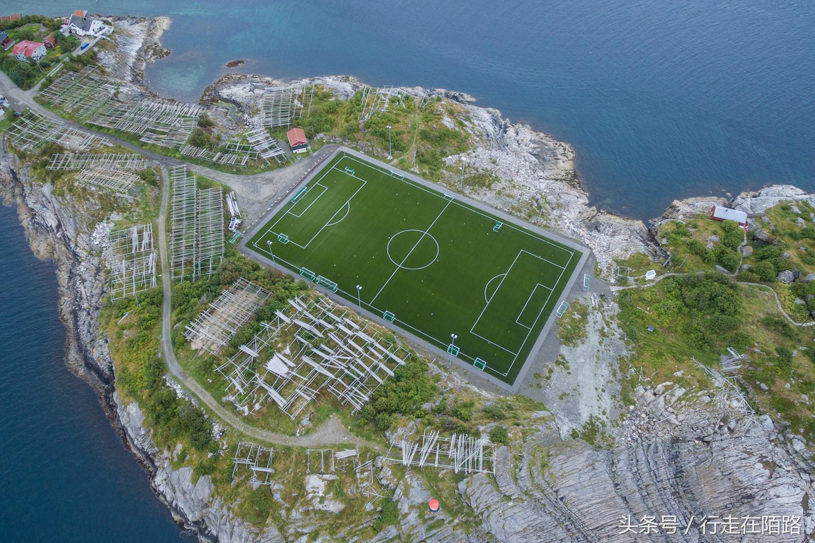 挪威北部的索马洛伊岛足球场,挪威渔夫的捕鱼生活