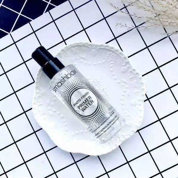 定妆喷雾防水防汗控油不脱妆平价,适合干皮的定妆喷雾平价