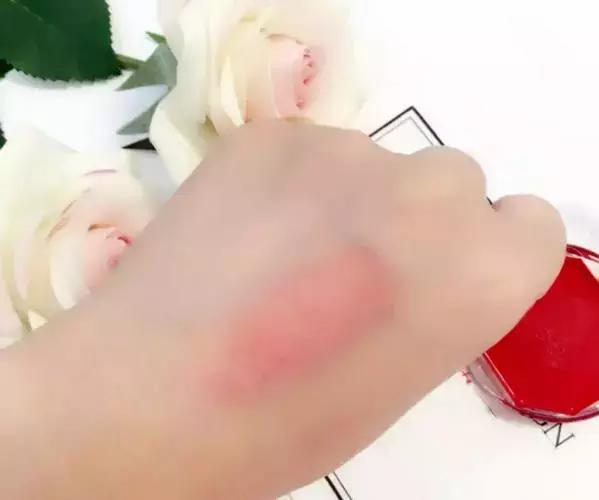 圣诞限定款口红试色,好物推荐口红便携