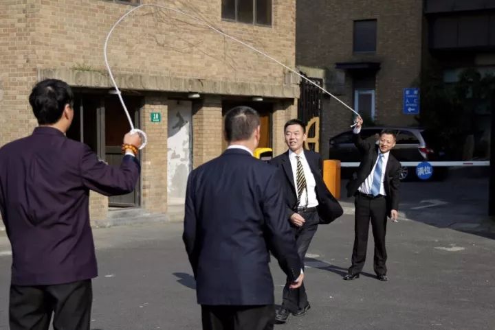 油腻时代的中年人,人到中年比油腻更可怕的不过如此