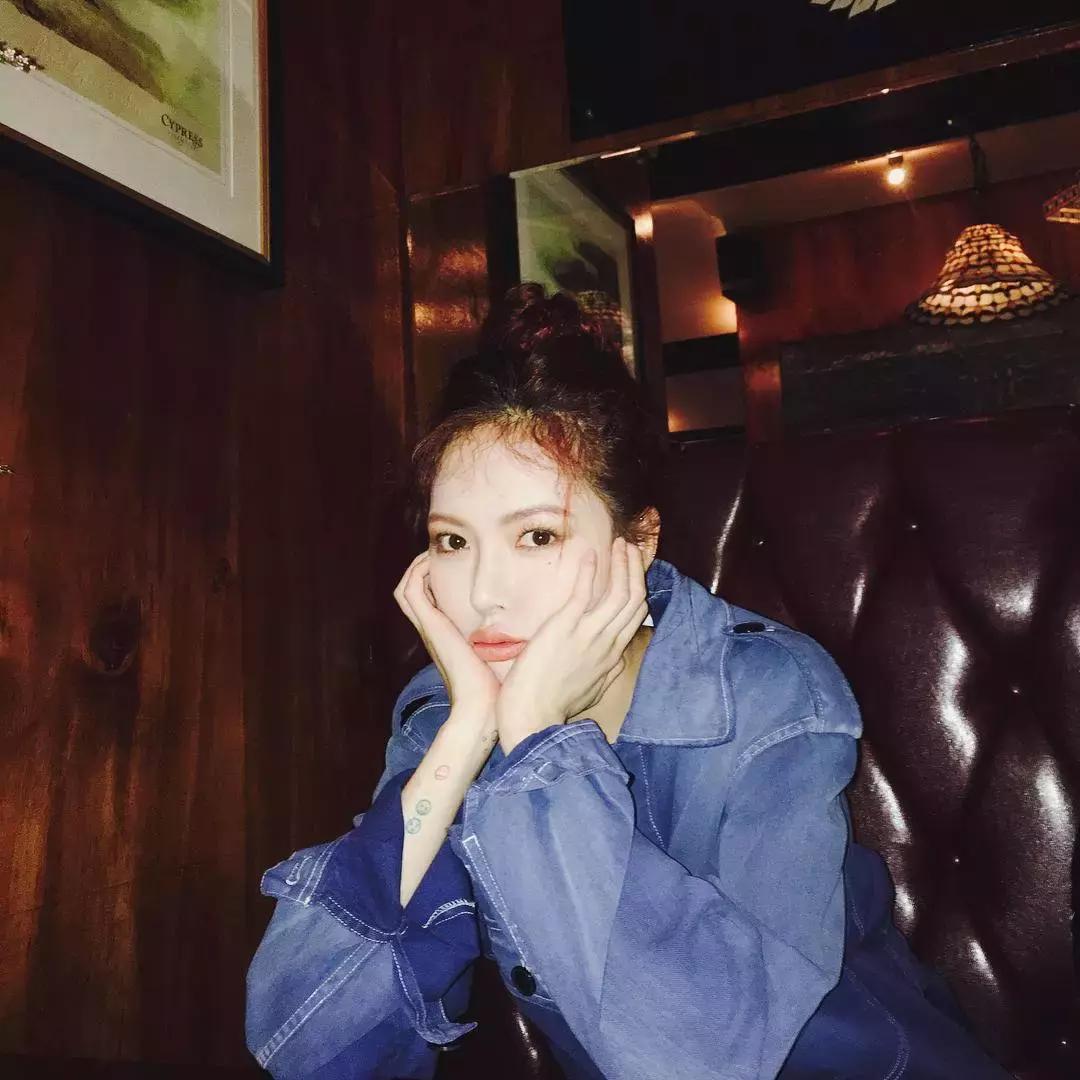 韩国明星穿大衣男,韩国明星都穿什么羽绒服