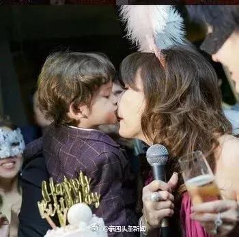 被泰国总理巴育骂红的女星把年度神曲拍成电影了~