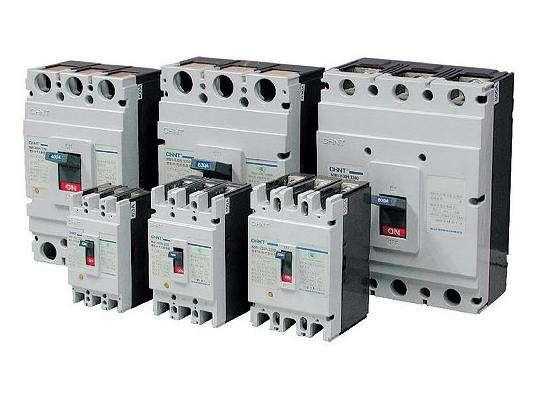 断路器工作原理及其符号,断路器两侧符号代表什么意思